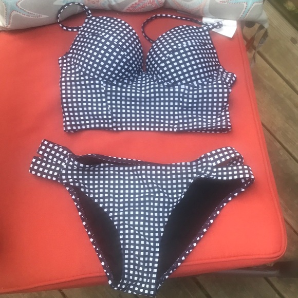 🌟 NWOT Boohoo Strappy Sexy Classy Gingham Bikini - Picture 1 of 8